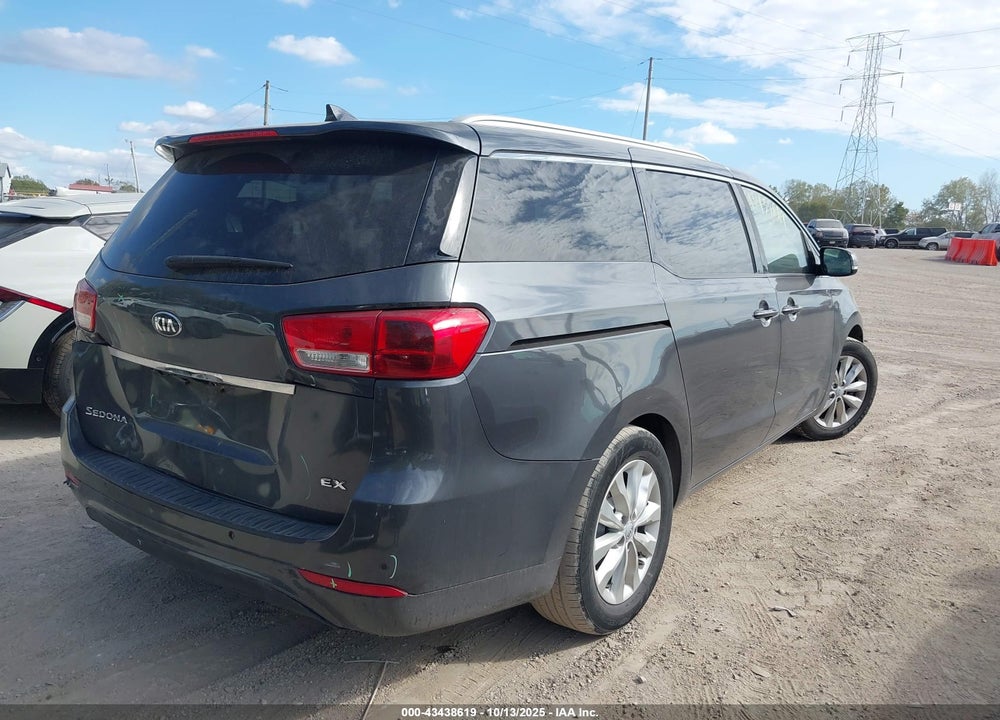 2016 KIA SEDONA VIN: KNDMC5C1XG6138081