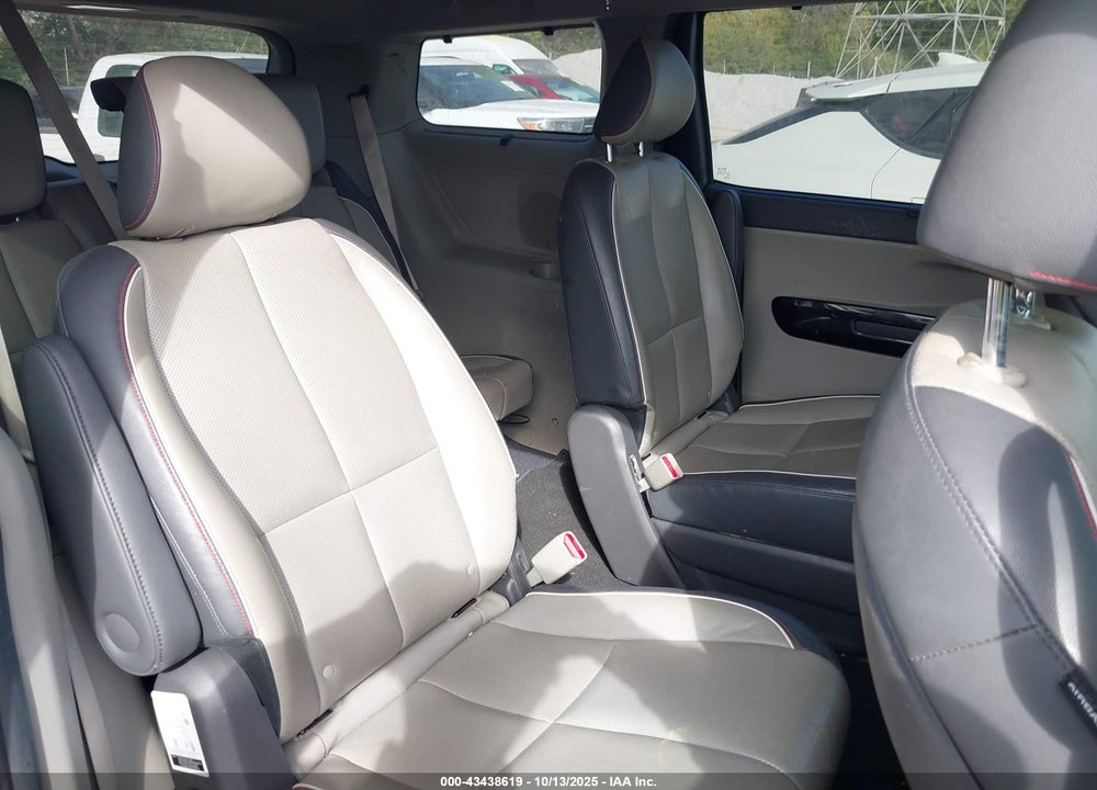 2016 KIA SEDONA VIN: KNDMC5C1XG6138081