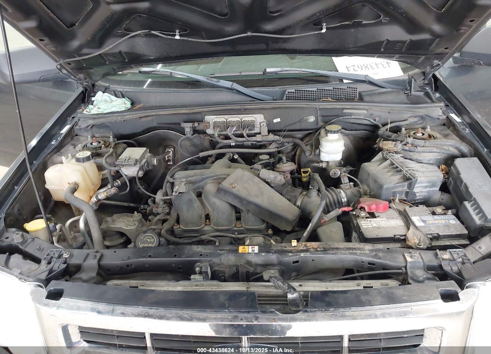 2008 FORD ESCAPE VIN: 1FMCU93198KA68562