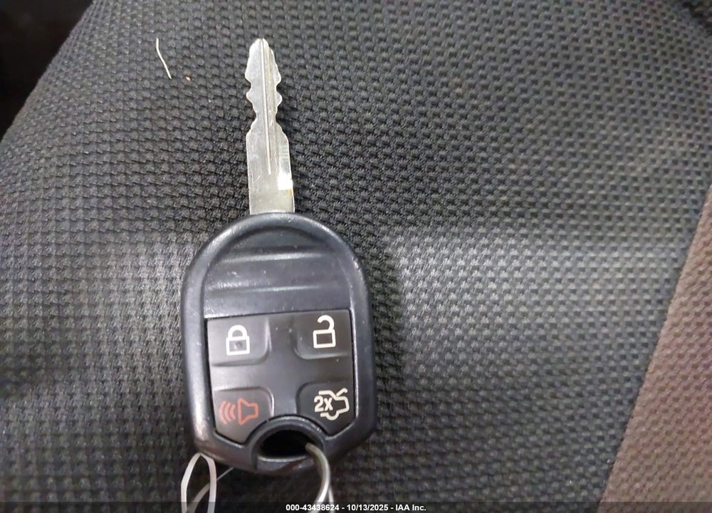 2008 FORD ESCAPE VIN: 1FMCU93198KA68562