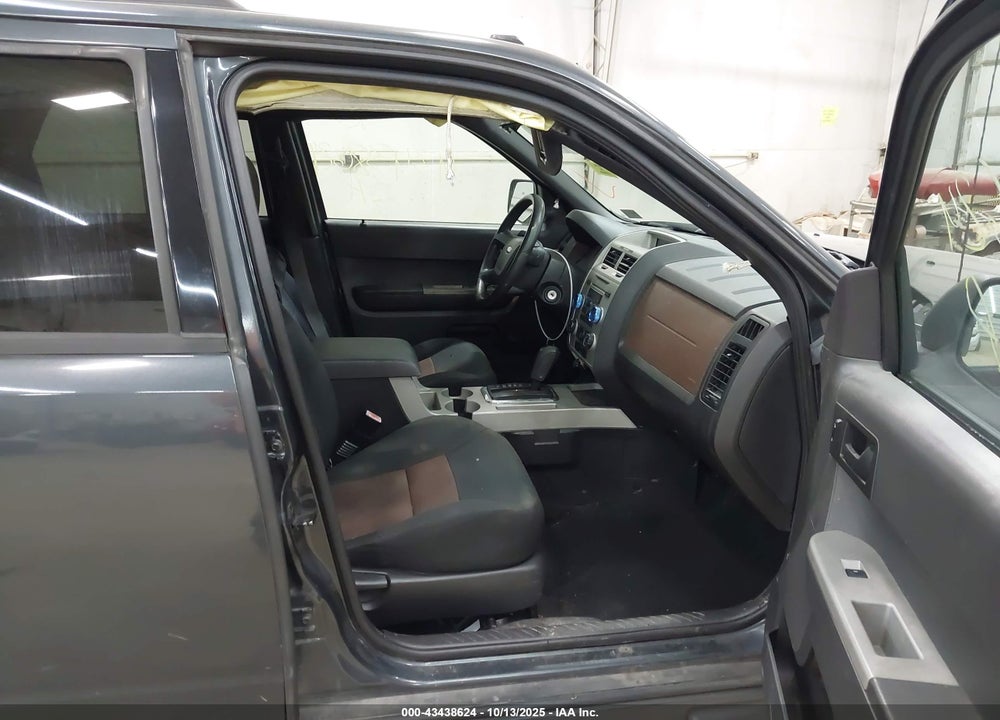 2008 FORD ESCAPE VIN: 1FMCU93198KA68562