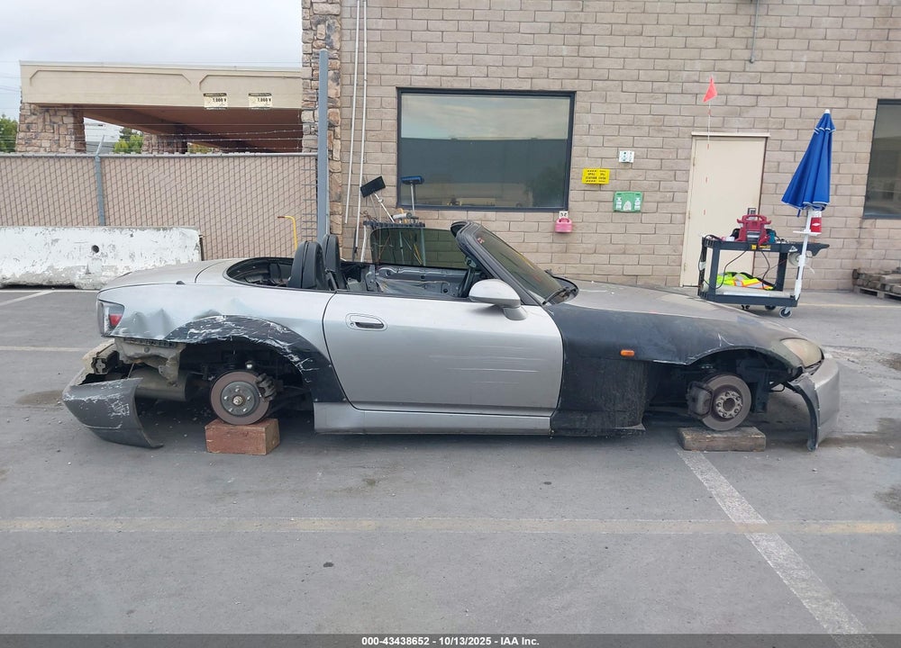 2005 HONDA S2000 VIN: JHMAP21405S008638
