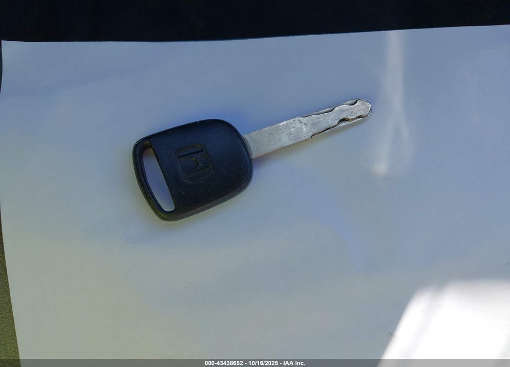 2005 HONDA S2000 VIN: JHMAP21405S008638