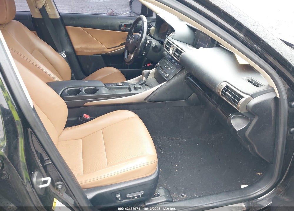 2016 LEXUS IS 200T VIN: JTHBA1D29G5011369