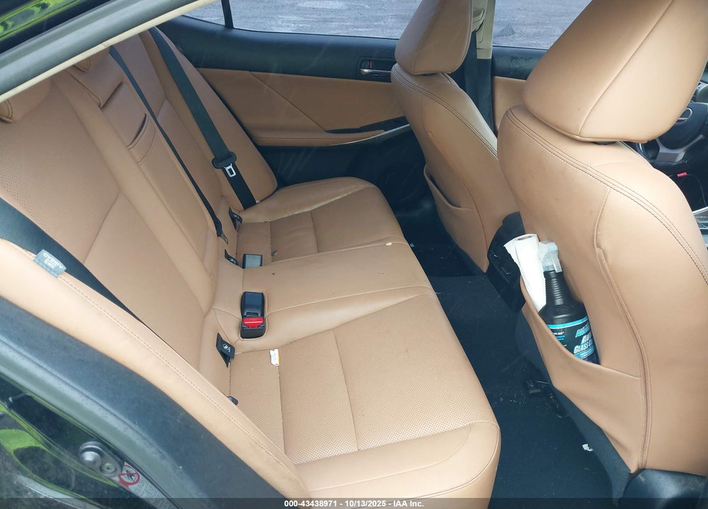 2016 LEXUS IS 200T VIN: JTHBA1D29G5011369