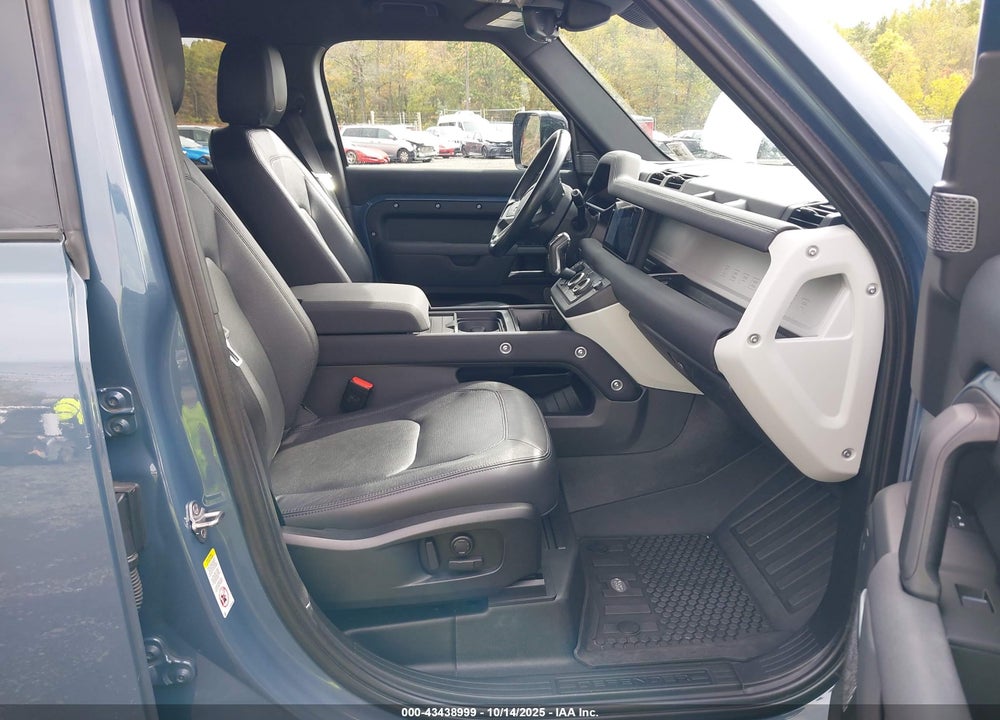 2023 LAND ROVER DEFENDER VIN: SALEJEEX1P2170221