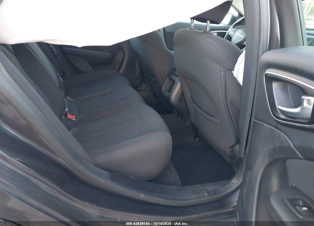 2016 CHRYSLER 200 LIMITED VIN: 1C3CCCAB3GN146304