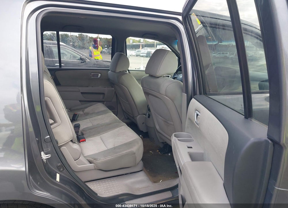 2013 HONDA PILOT LX VIN: 5FNYF4H24DB059915