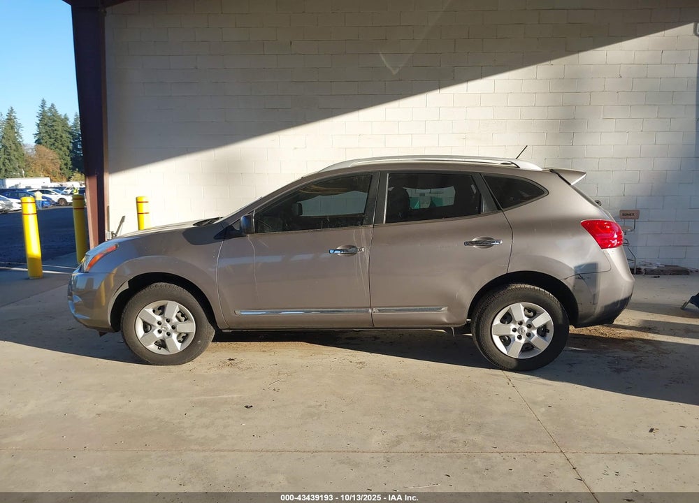 2015 NISSAN ROGUE VIN: JN8AS5MT1FW151598