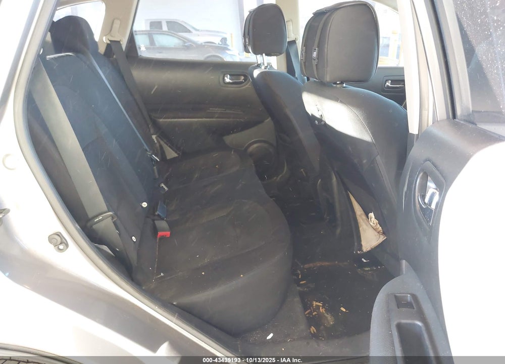 2015 NISSAN ROGUE VIN: JN8AS5MT1FW151598