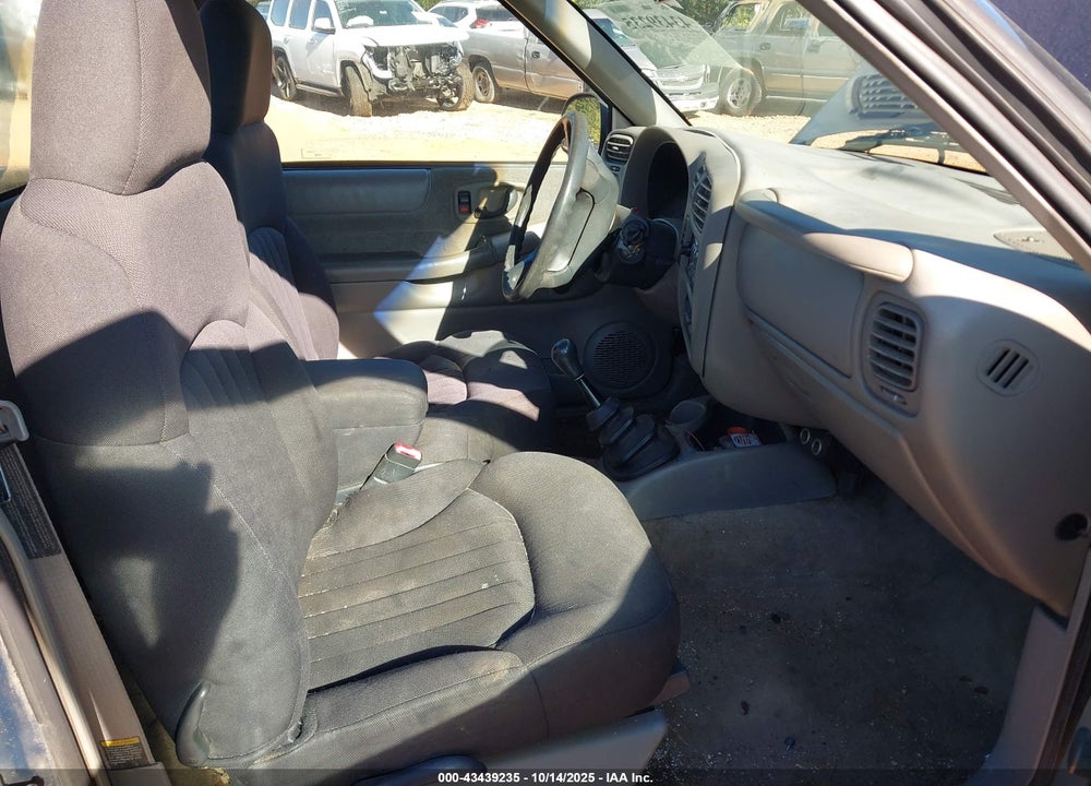 1998 CHEVROLET S-10 LS FLEETSIDE VIN: 1GCCS1447W8187449