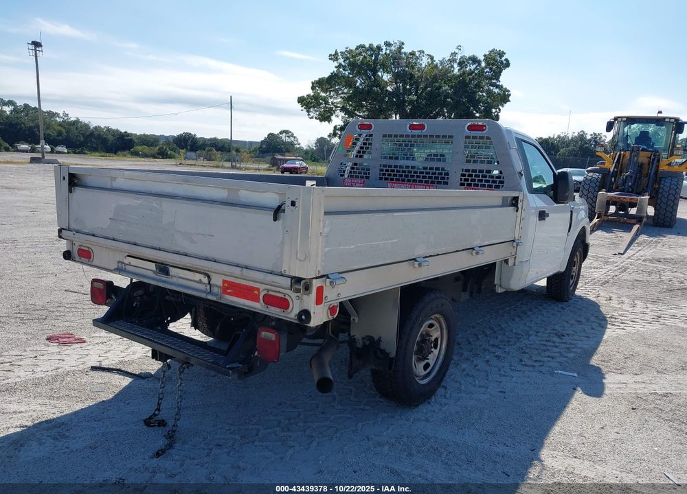 2017 FORD F-350 CHASSIS XL VIN: 1FDRF3G64HEC98760
