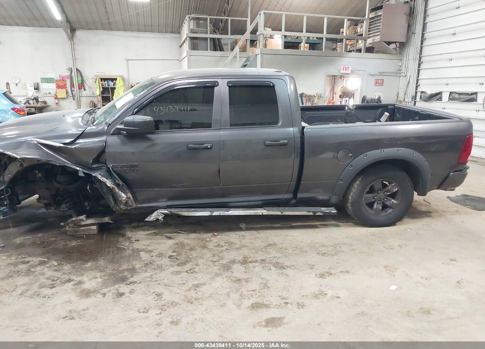 2016 RAM 1500 EXPRESS VIN: 1C6RR7FT7GS302611