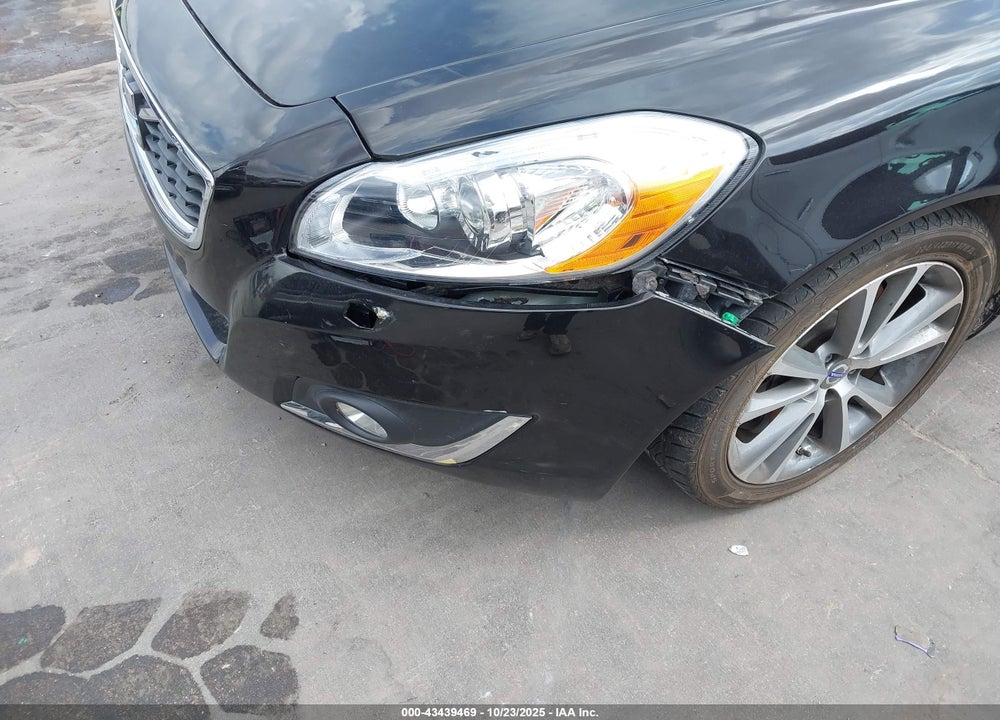 2013 VOLVO C70 VIN: YV1672MC7DJ142684