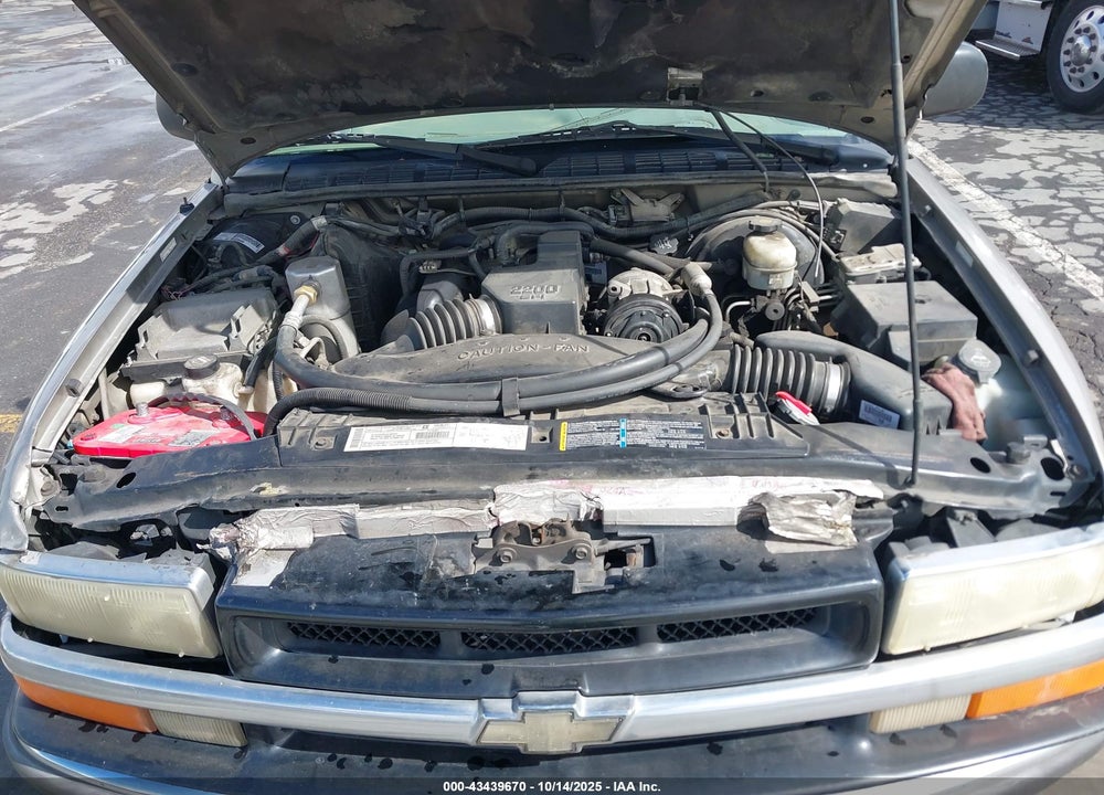 2003 CHEVROLET S-10 LS VIN: 1GCCS19H138239049
