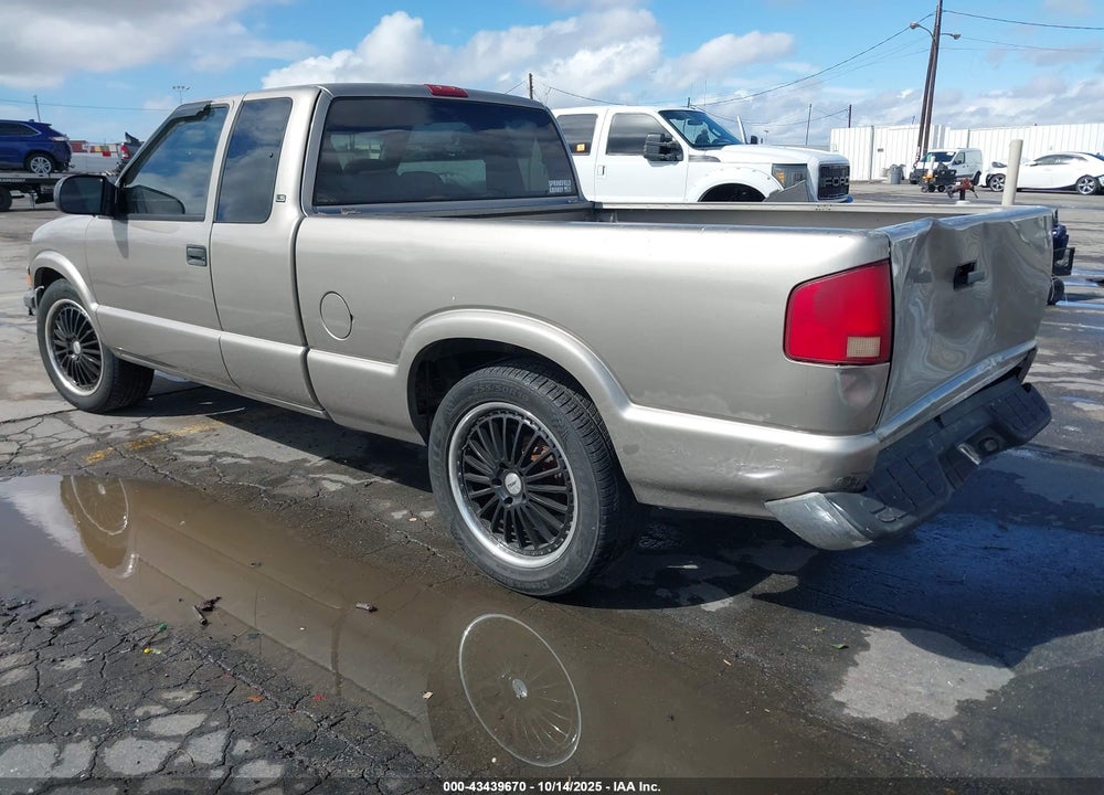 2003 CHEVROLET S-10 LS VIN: 1GCCS19H138239049
