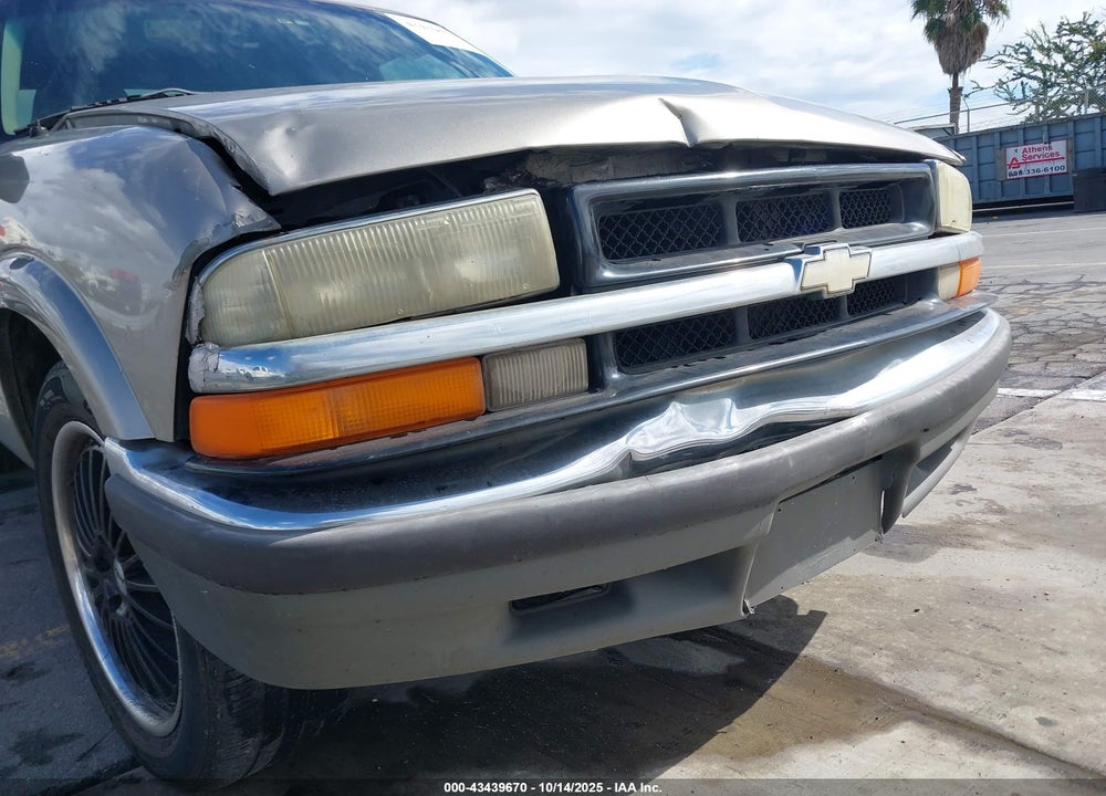 2003 CHEVROLET S-10 LS VIN: 1GCCS19H138239049