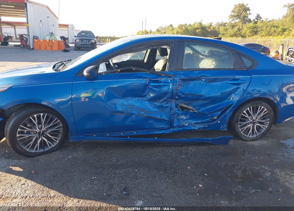 2023 KIA FORTE GT LINE VIN: 3KPF54AD2PE525700