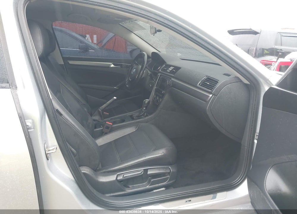 2018 VOLKSWAGEN PASSAT 2.0T R-LINE/2.0T S VIN: 1VWAA7A3XJC010888