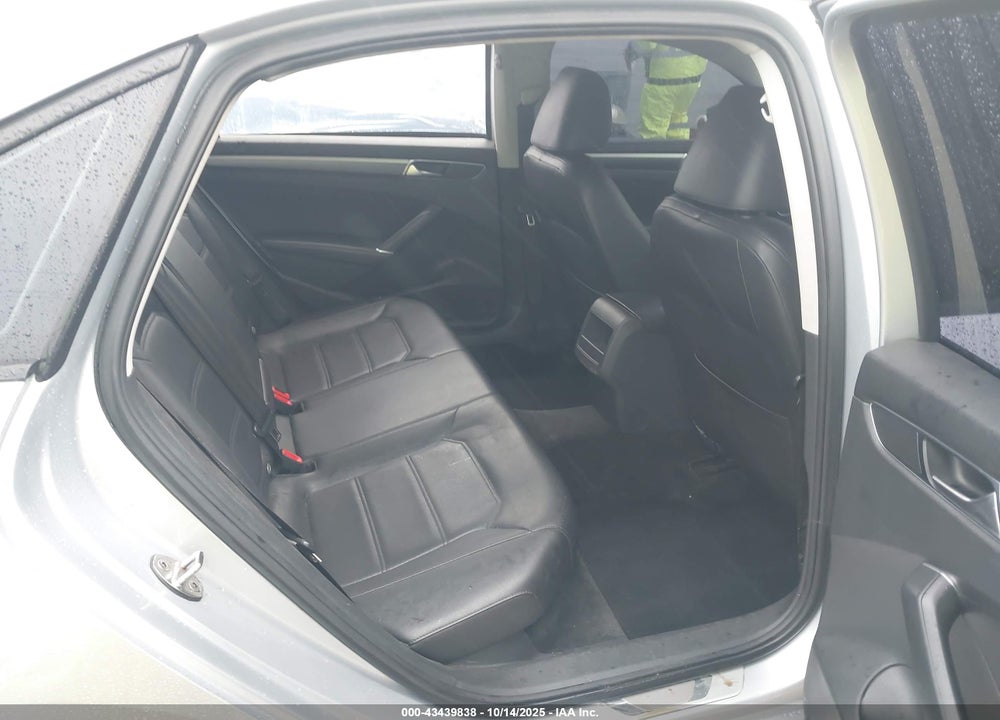 2018 VOLKSWAGEN PASSAT 2.0T R-LINE/2.0T S VIN: 1VWAA7A3XJC010888