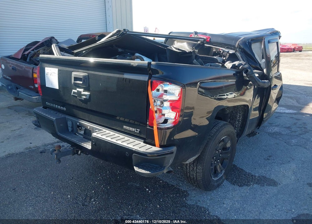 2017 CHEVROLET SILVERADO 1500 2LT VIN: 1GCVKREC6HZ262409