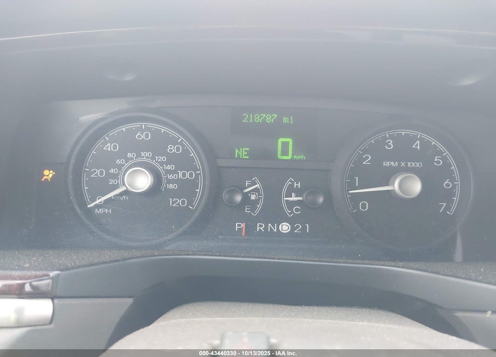 2006 LINCOLN TOWN CAR VIN: 1LNHM81W06Y641843