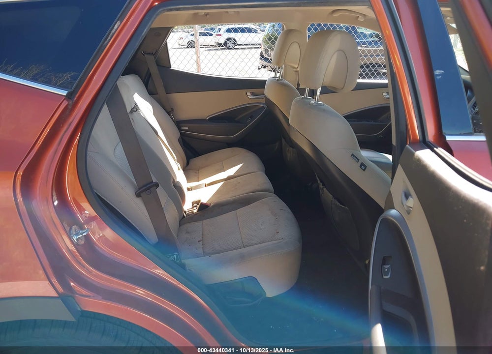 2016 HYUNDAI SANTA FE VIN: 5XYZT3LB5GG322456