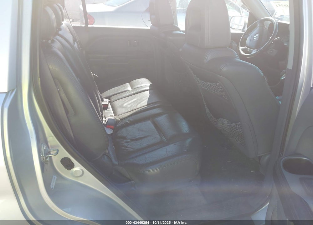 2005 HONDA PILOT EX-L VIN: 2HKYF18515H515848
