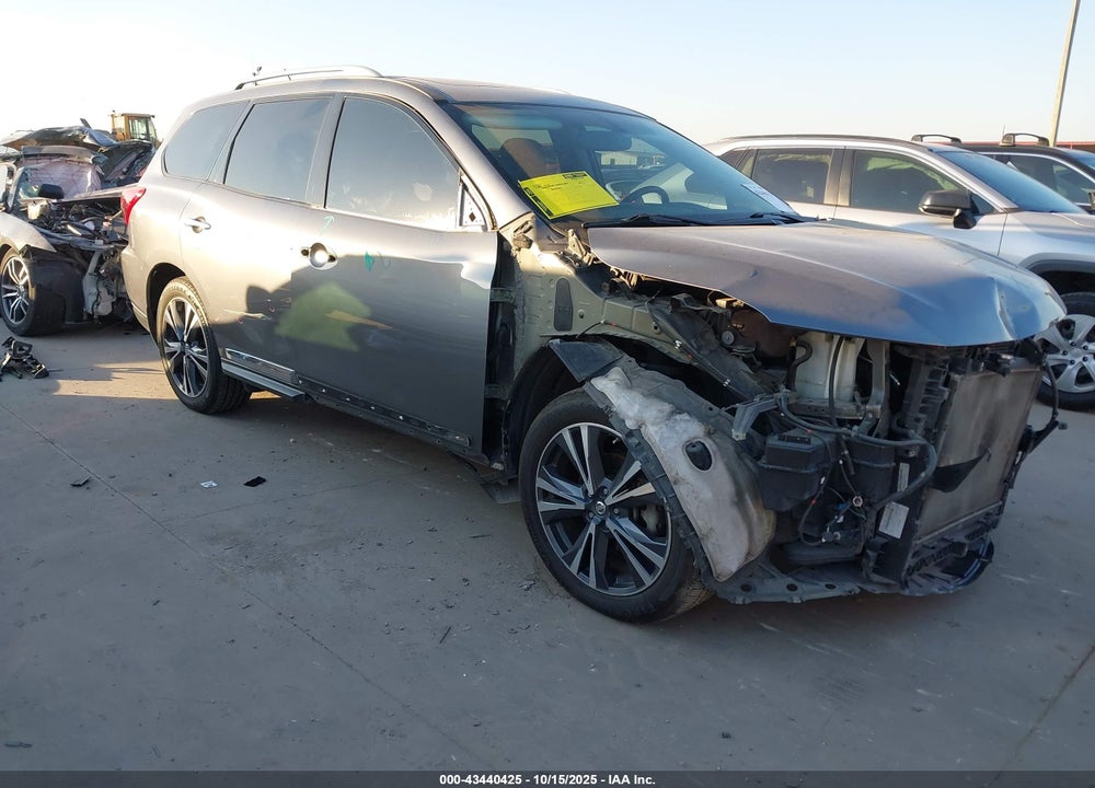 2018 NISSAN PATHFINDER PLATINUM VIN: 5N1DR2MM8JC629632