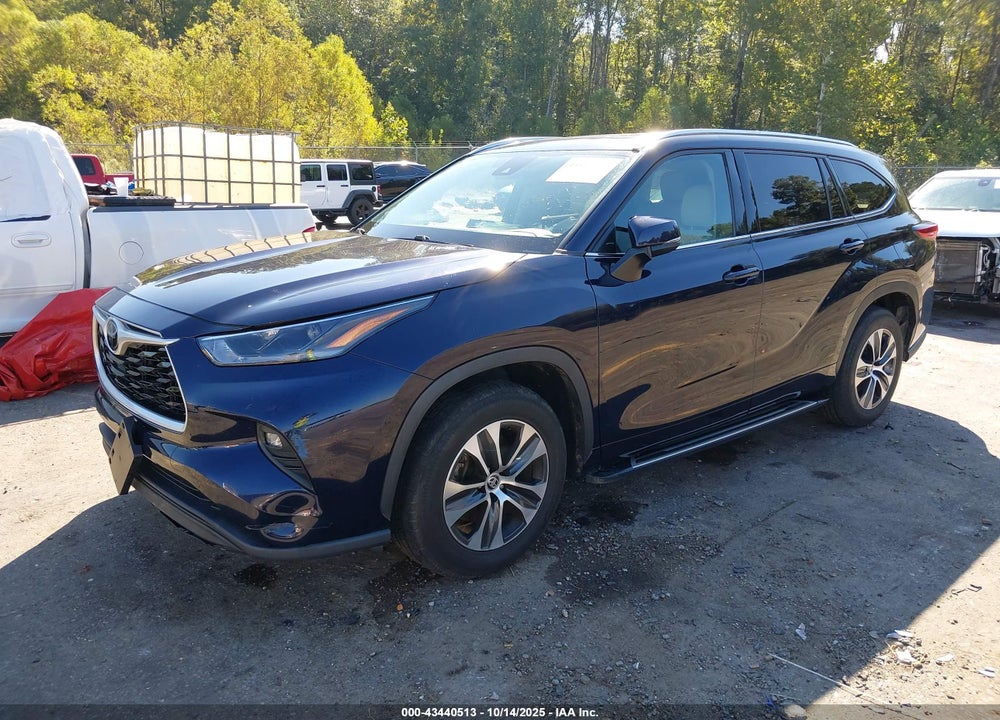2021 TOYOTA HIGHLANDER XLE VIN: 5TDGZRAH2MS514366