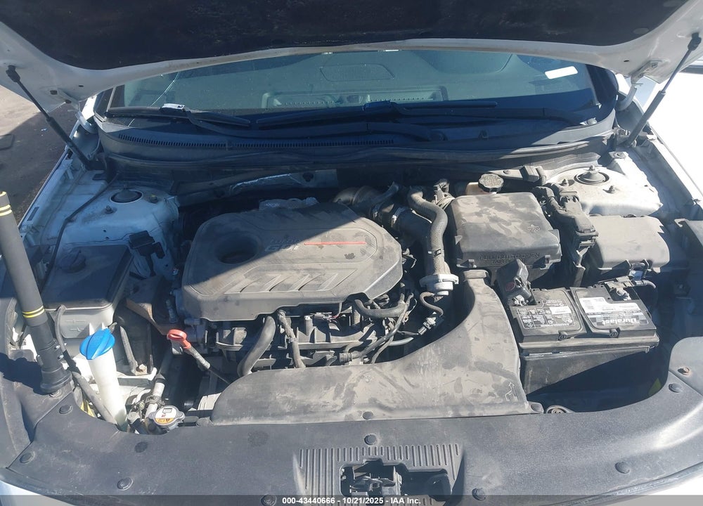 2015 HYUNDAI SONATA VIN: 5NPE34AB3FH140219