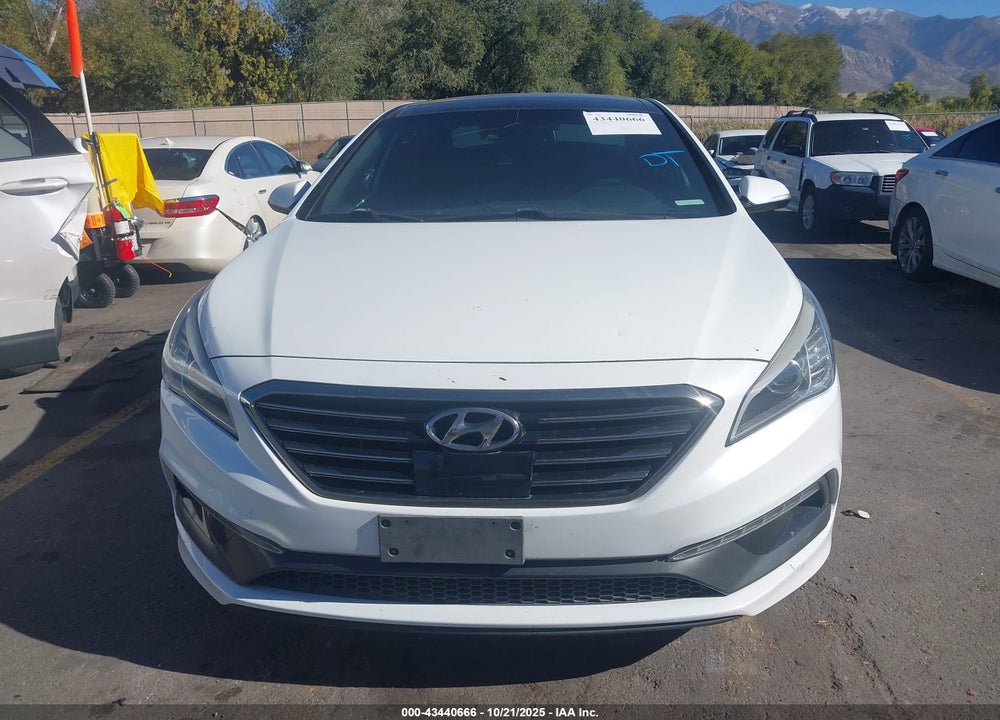 2015 HYUNDAI SONATA VIN: 5NPE34AB3FH140219