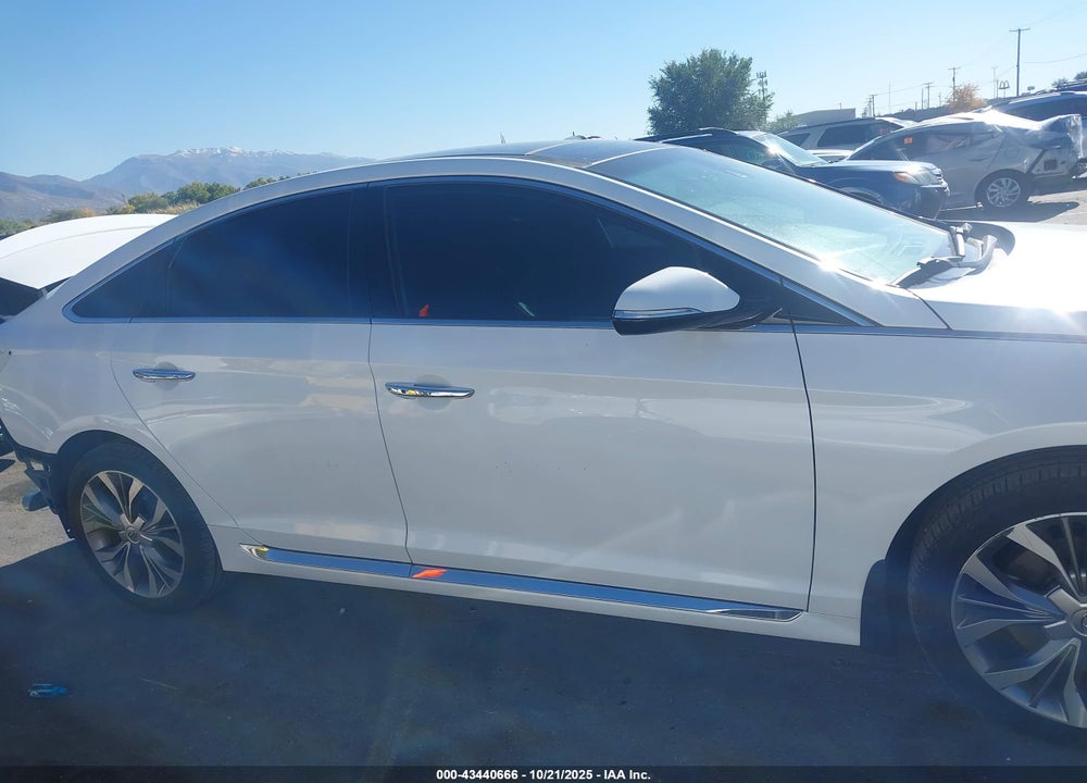 2015 HYUNDAI SONATA VIN: 5NPE34AB3FH140219