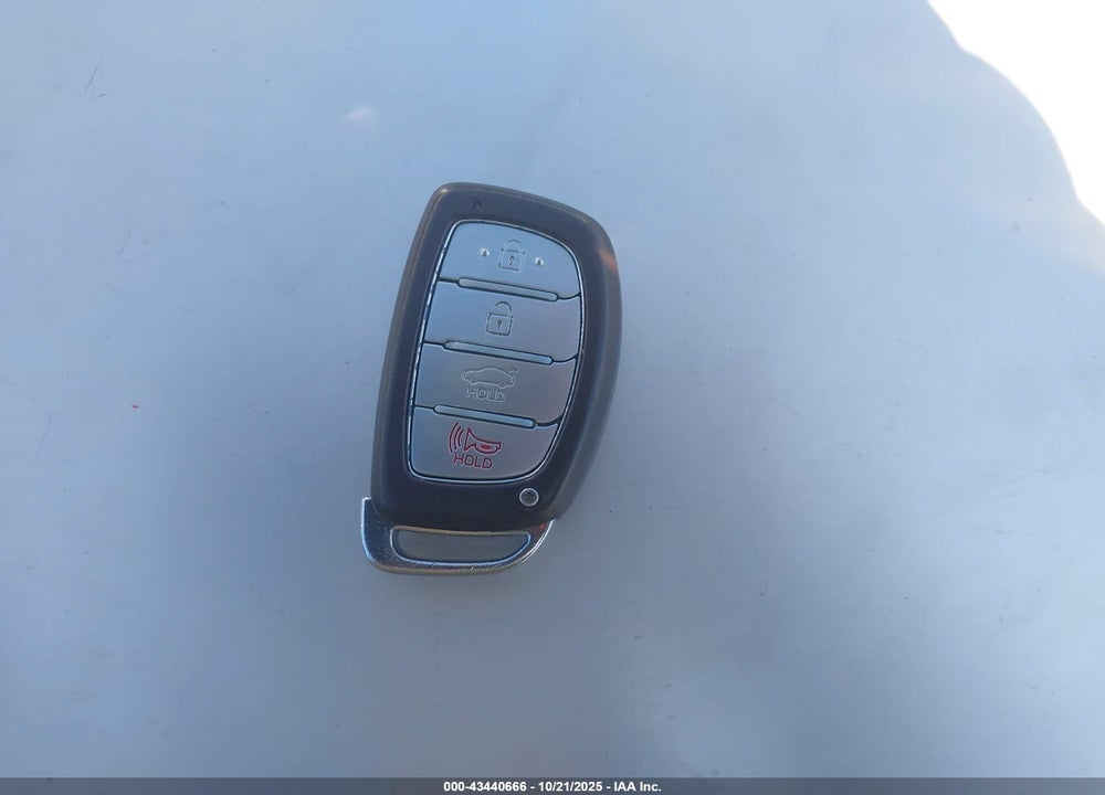 2015 HYUNDAI SONATA VIN: 5NPE34AB3FH140219