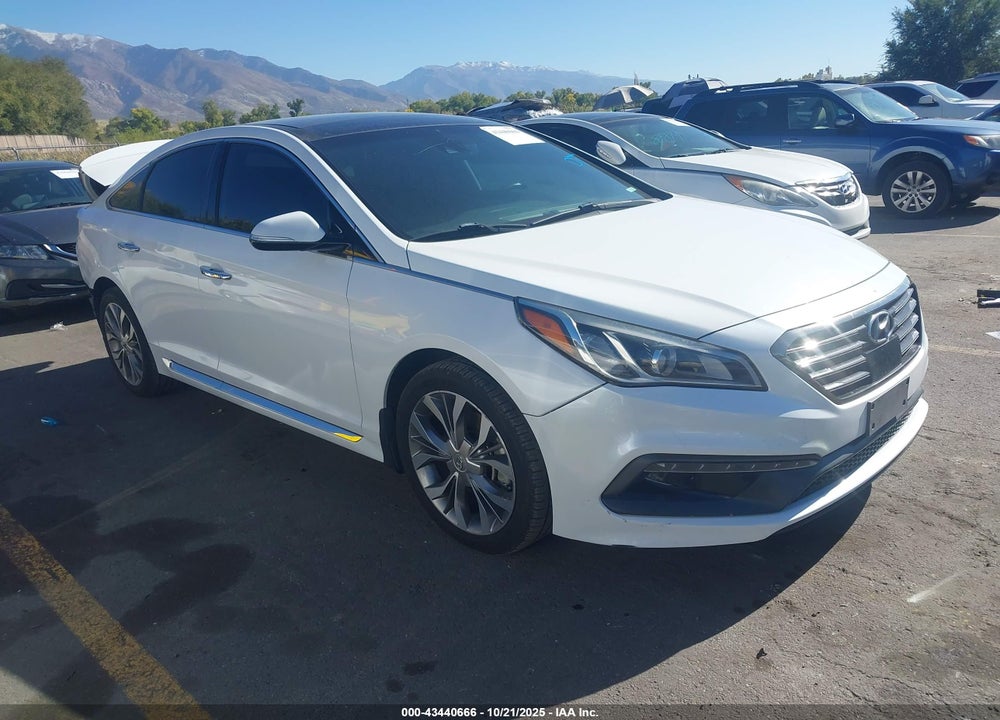 2015 HYUNDAI SONATA VIN: 5NPE34AB3FH140219