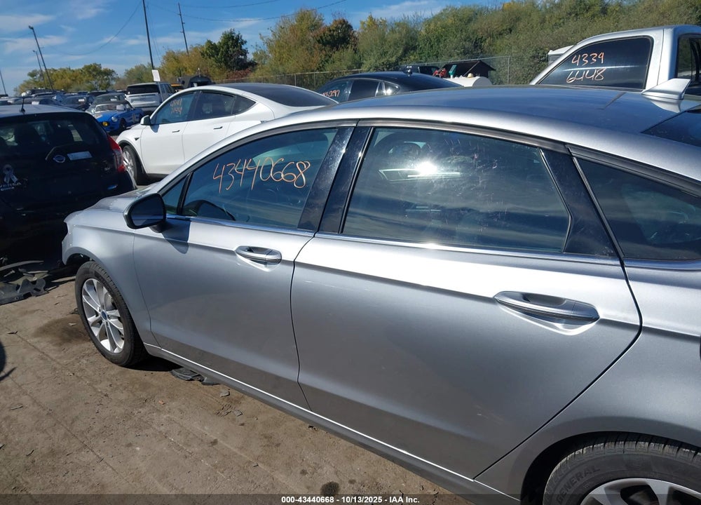 2020 FORD FUSION VIN: 3FA6P0HD4LR197990