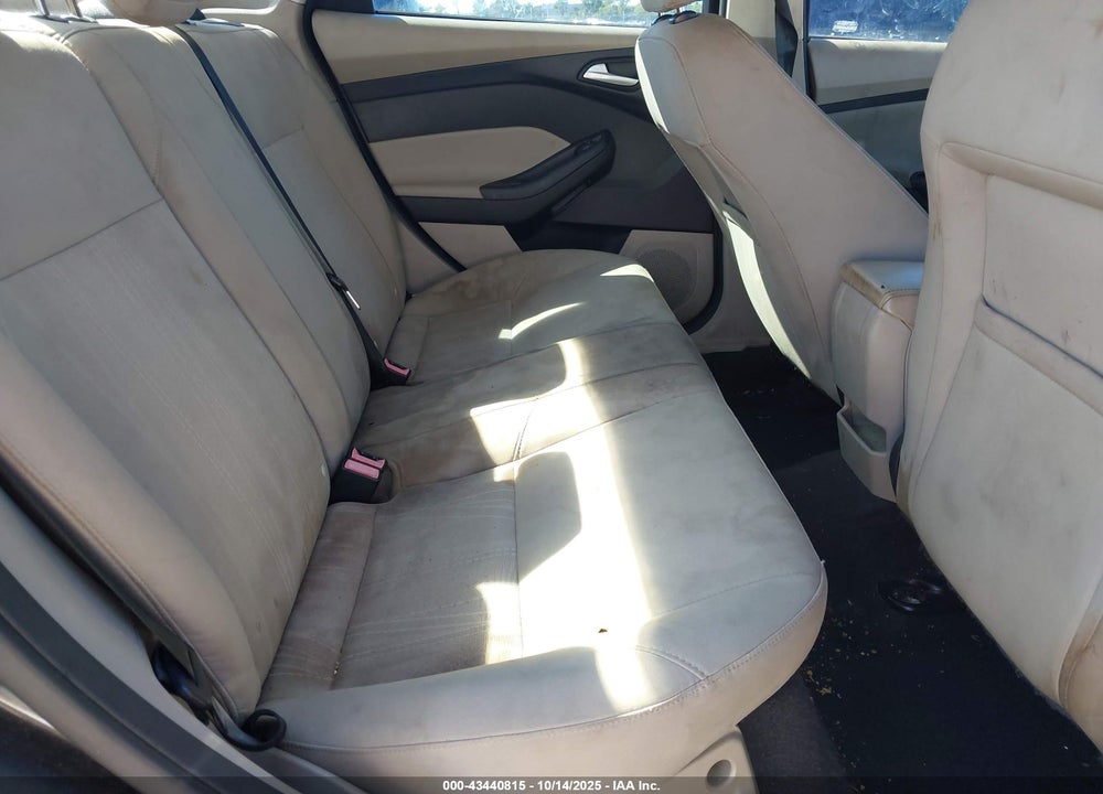 2015 FORD FOCUS VIN: 1FADP3F24FL339073
