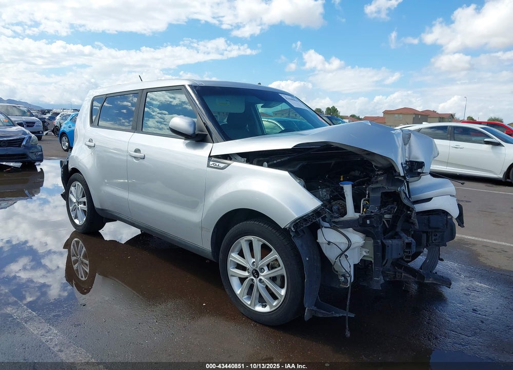 2018 KIA SOUL + VIN: KNDJP3A57J7530261