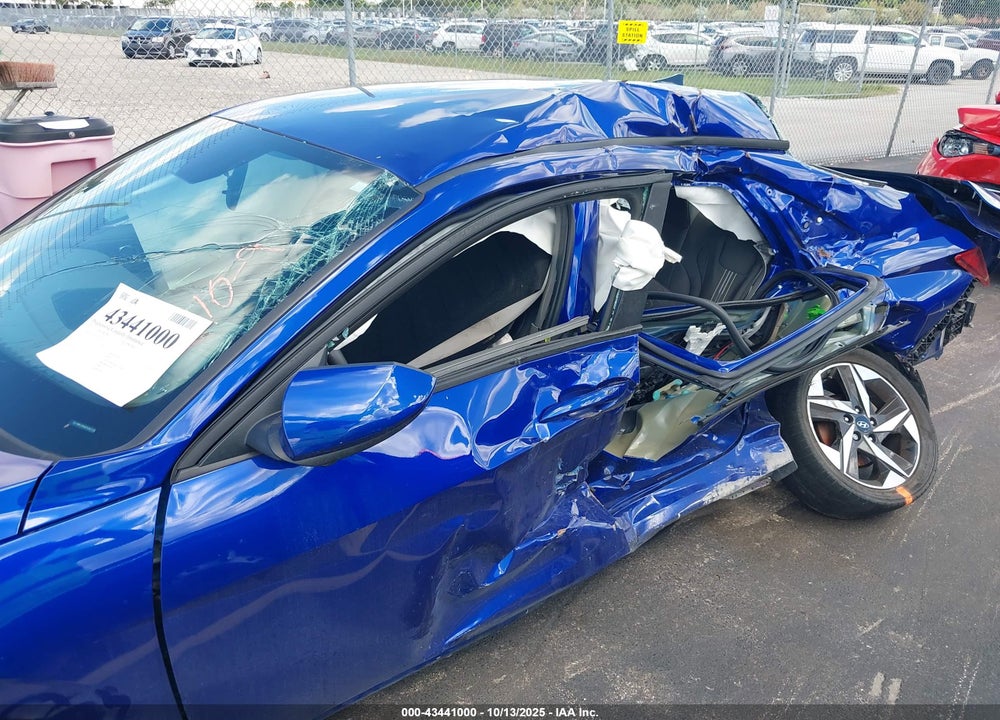 2023 HYUNDAI ELANTRA VIN: KMHLS4AG3PU461105