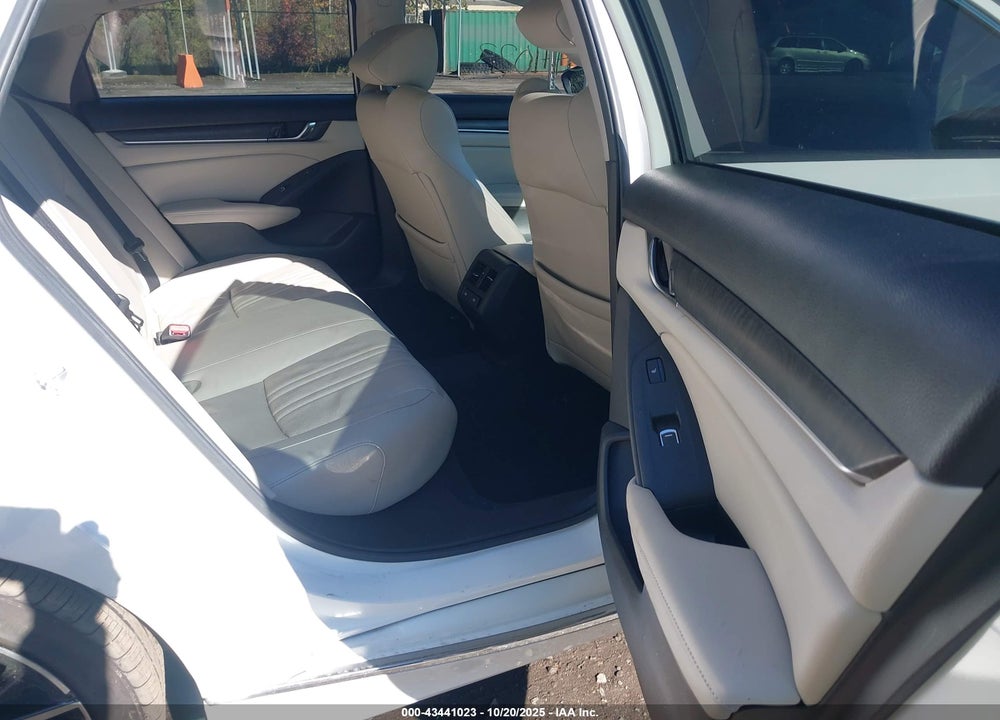 2022 HONDA ACCORD HYBRID TOURING VIN: 1HGCV3F96NA002392