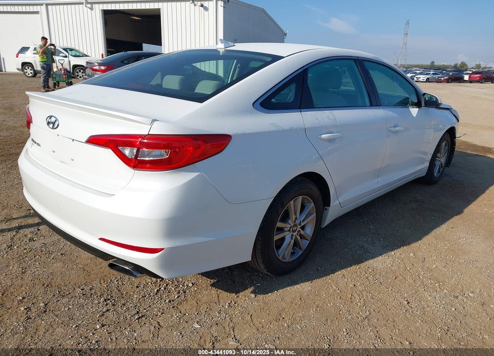 2017 HYUNDAI SONATA VIN: 5NPE24AF0HH589057
