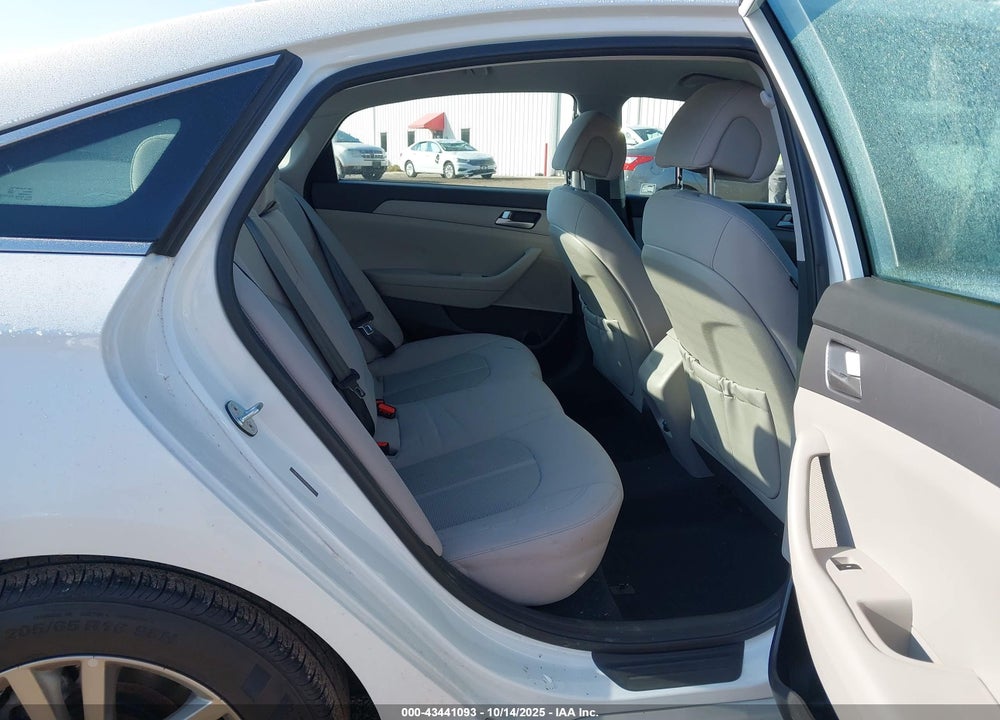 2017 HYUNDAI SONATA VIN: 5NPE24AF0HH589057