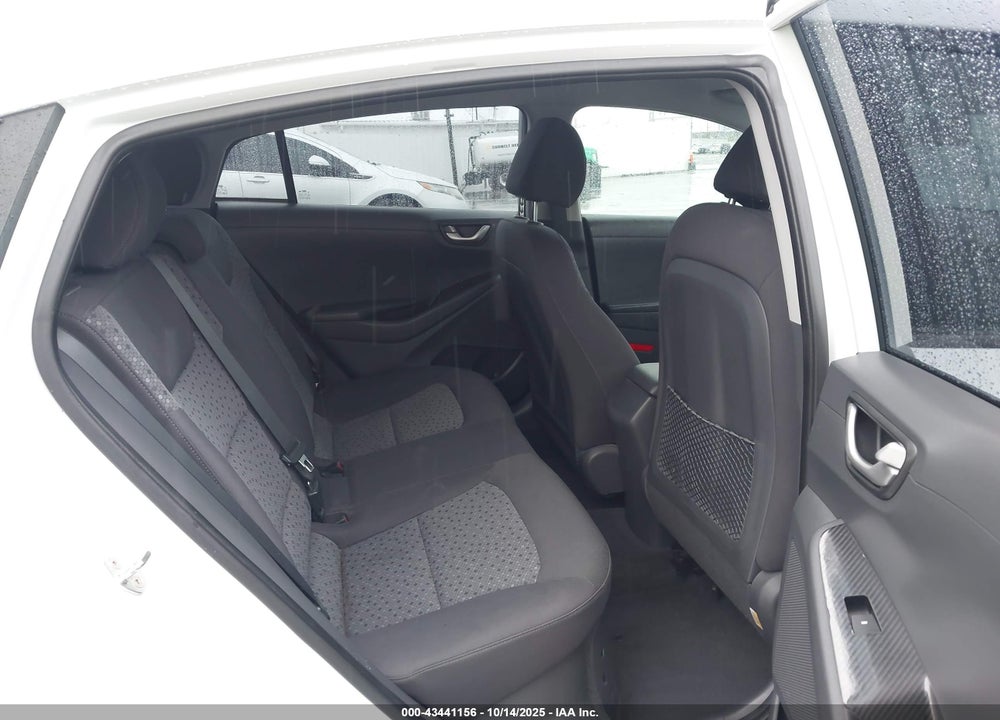 2017 HYUNDAI IONIQ HYBRID BLUE VIN: KMHC65LC4HU031265