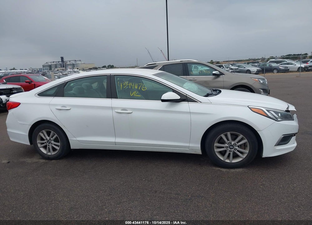 2017 HYUNDAI SONATA VIN: 5NPE24AF2HH570610
