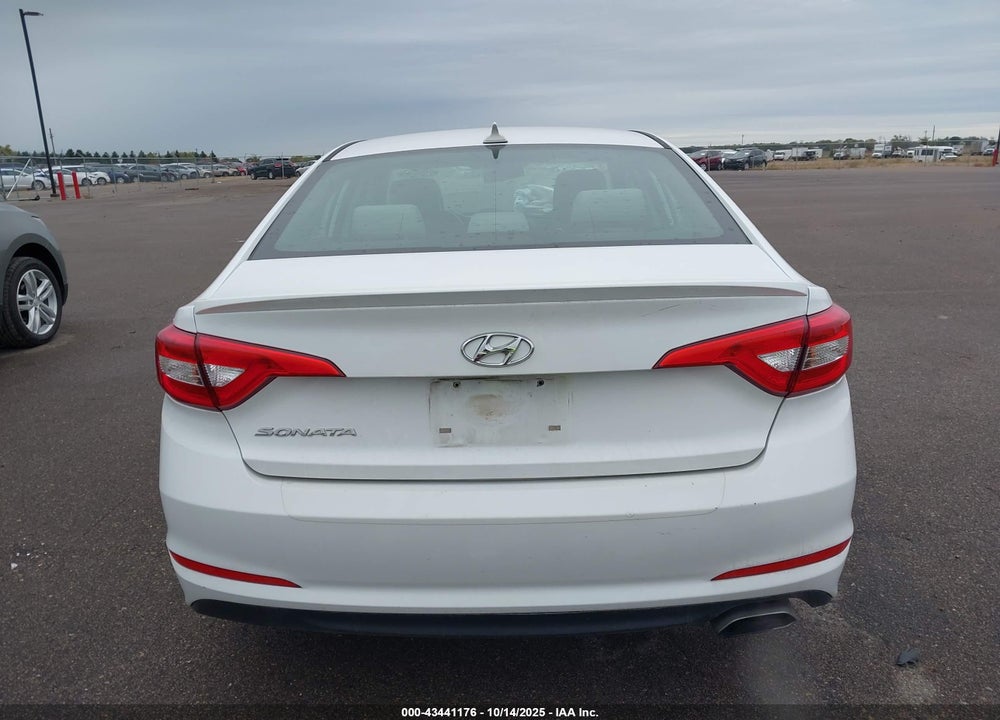 2017 HYUNDAI SONATA VIN: 5NPE24AF2HH570610