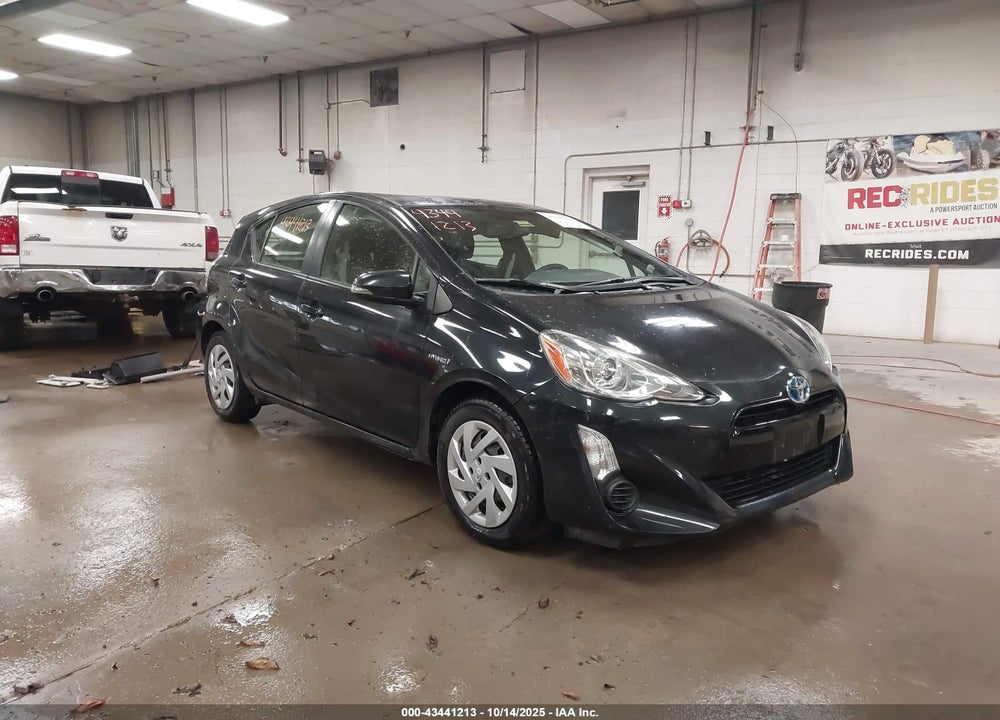 2015 TOYOTA PRIUS C TWO VIN: JTDKDTB33F1101543