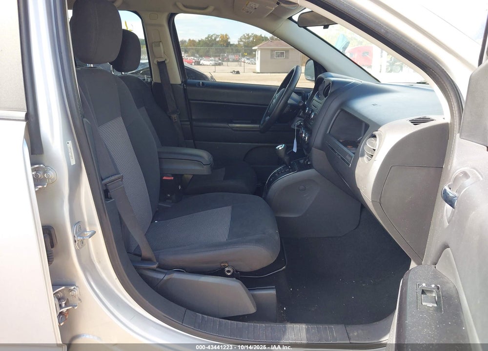 2011 JEEP COMPASS VIN: 1J4NF1FB2BD239235