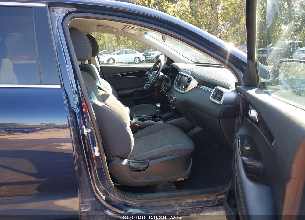 2019 KIA SORENTO VIN: 5XYPGDA50KG608299
