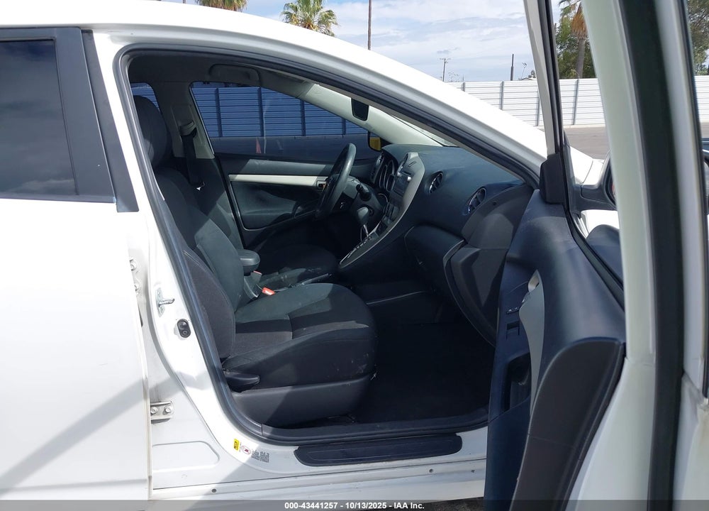 2011 TOYOTA MATRIX VIN: 2T1KU4EE0BC563146