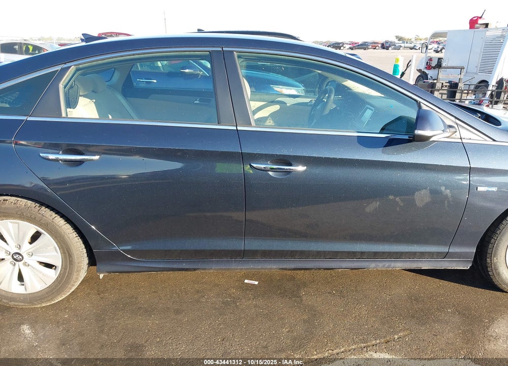 2018 HYUNDAI SONATA HYBRID SE VIN: KMHE24L31JA082311